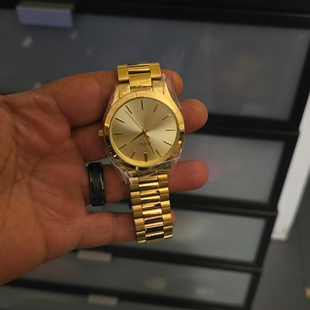 REI Elegant Gold Men's Watch